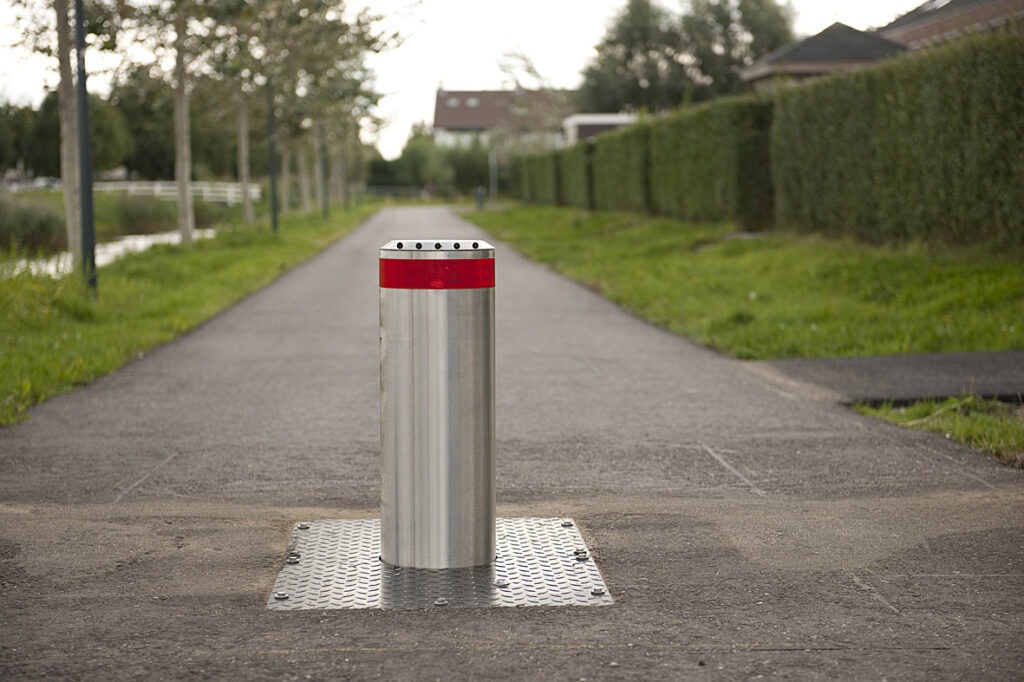 Bollards en inzinkbare palen